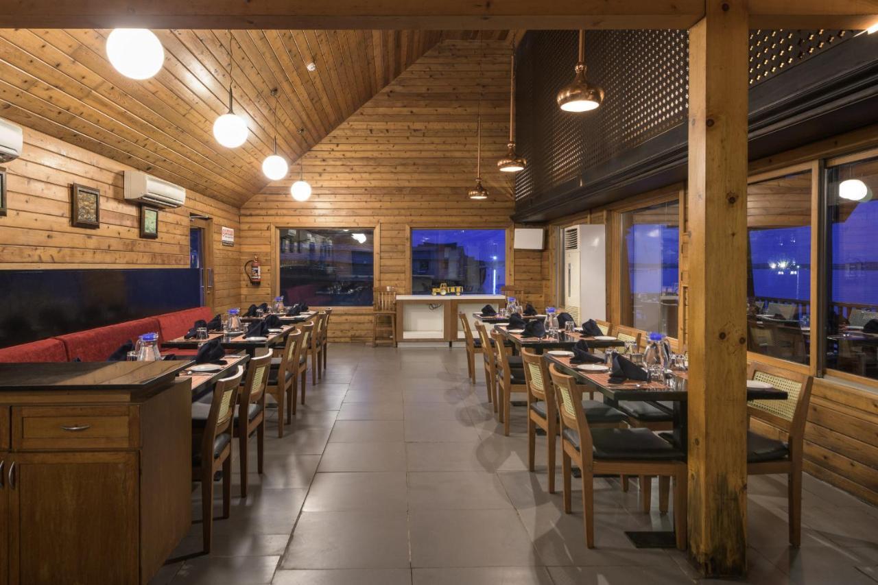 Club Mahindra Ashtamudi Otel Nīndakara Dış mekan fotoğraf