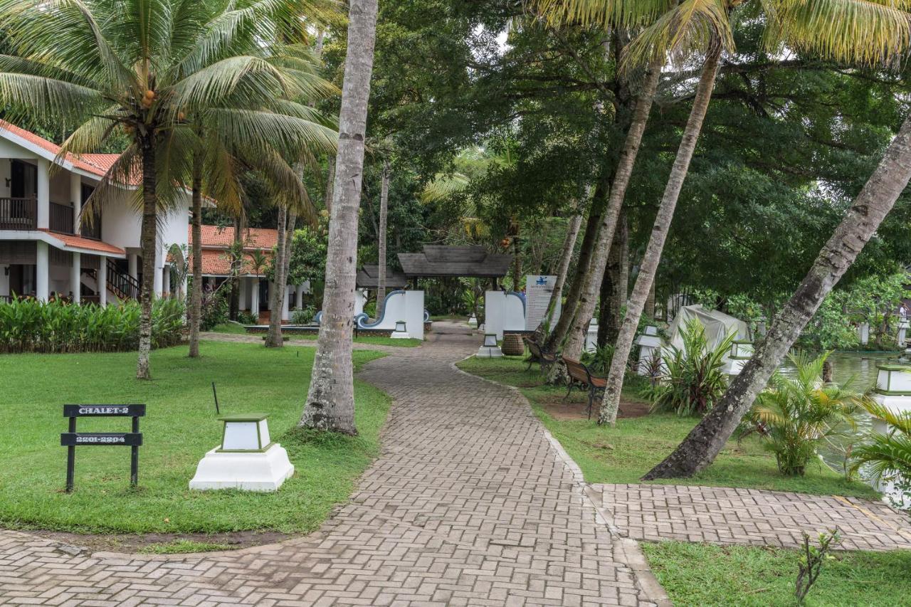 Club Mahindra Ashtamudi Otel Nīndakara Dış mekan fotoğraf