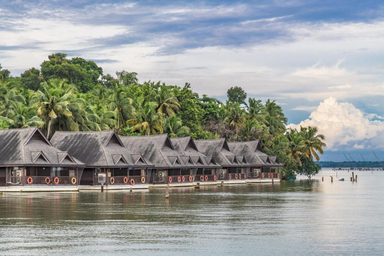 Club Mahindra Ashtamudi Otel Nīndakara Dış mekan fotoğraf