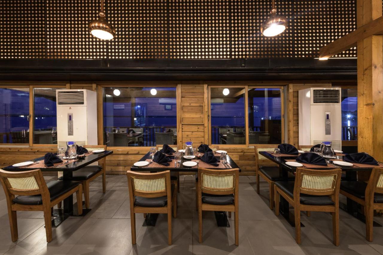 Club Mahindra Ashtamudi Otel Nīndakara Dış mekan fotoğraf