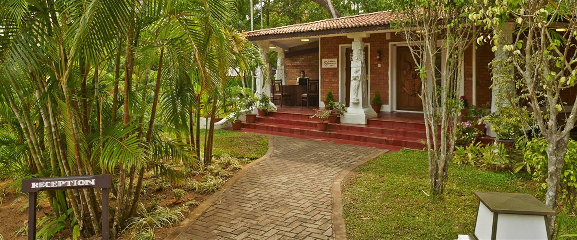 Club Mahindra Ashtamudi Otel Nīndakara Dış mekan fotoğraf