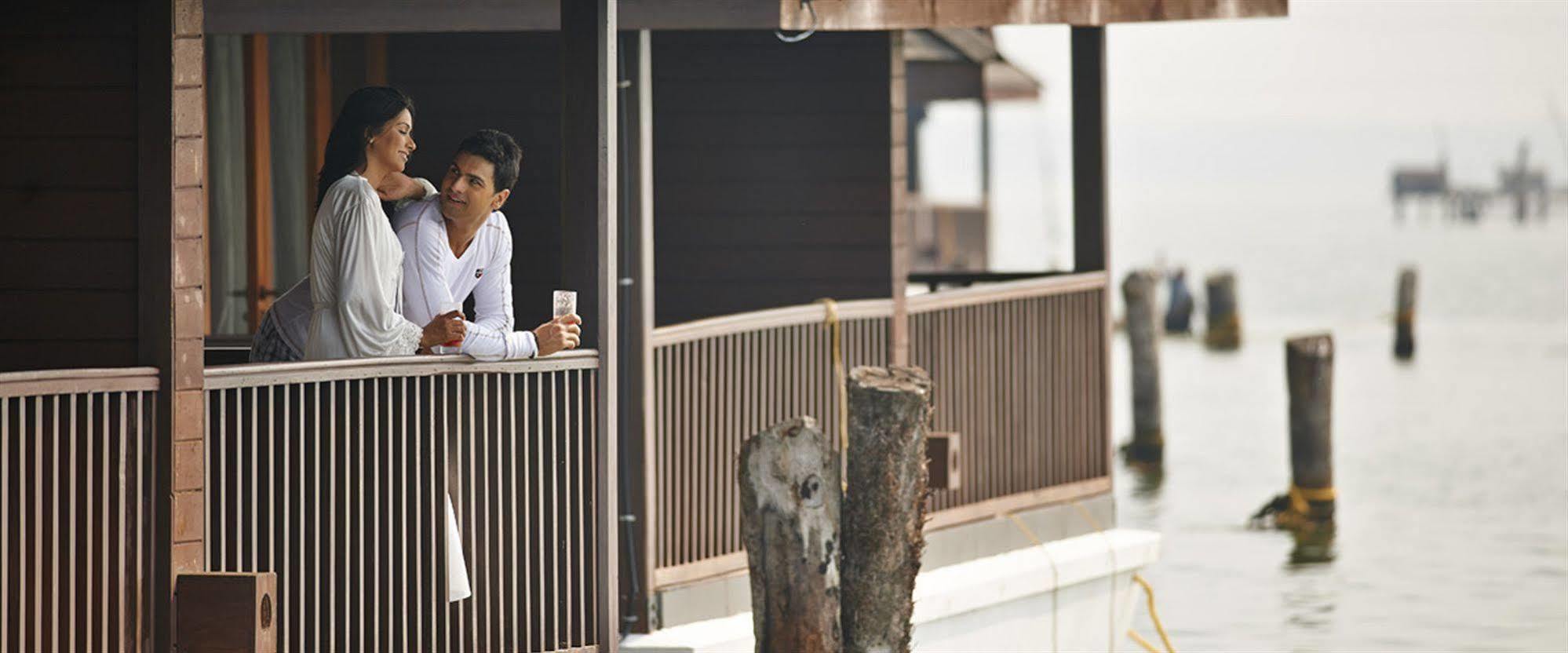 Club Mahindra Ashtamudi Otel Nīndakara Dış mekan fotoğraf